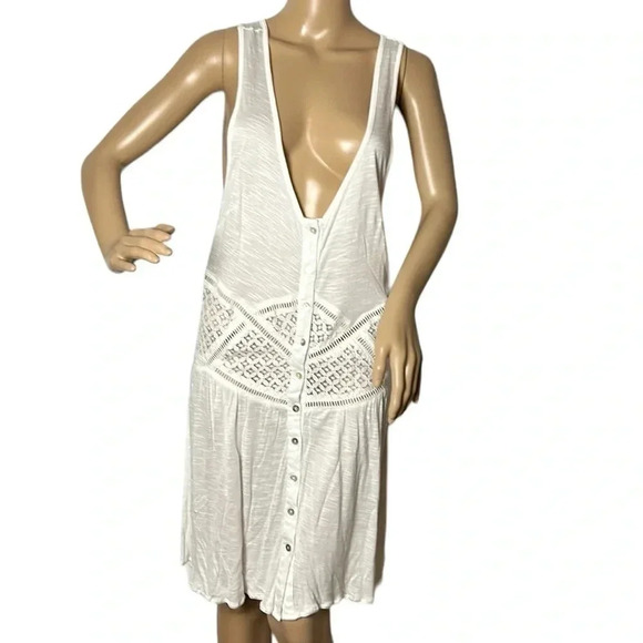 KOY RESORT WHITE SM, crochet ,button front beach cover, deep V-neck - Picture 6 of 13